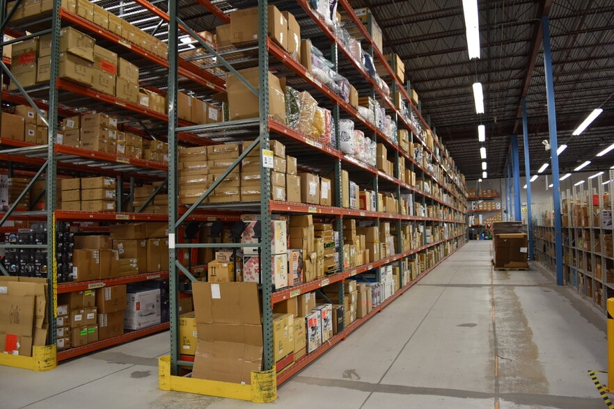 More Photos Of 2400 118th Ave N, Saint Petersburg Manufacturing For Sale