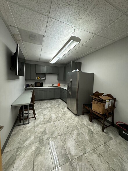 More Photos Of 109 E 4th St, San Bernardino Warehouse For Lease