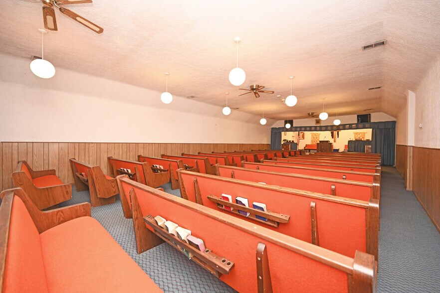 More Photos Of 1810 North Blvd, Fairborn Lodge Meeting Hall For Sale