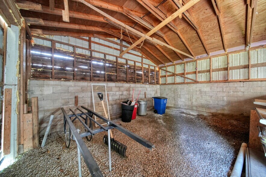 More Photos Of 15379 Howard Rd, Hanover Flex For Sale