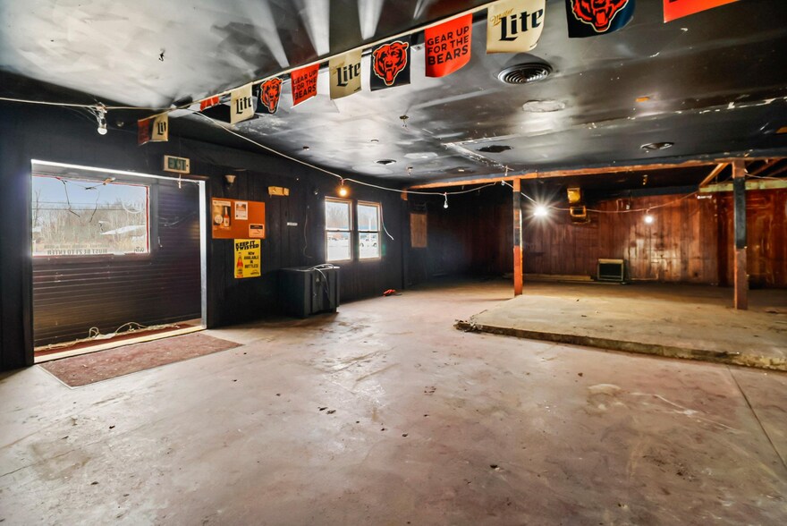 More Photos Of 4 W US Hwy 6, Valparaiso Restaurant For Sale