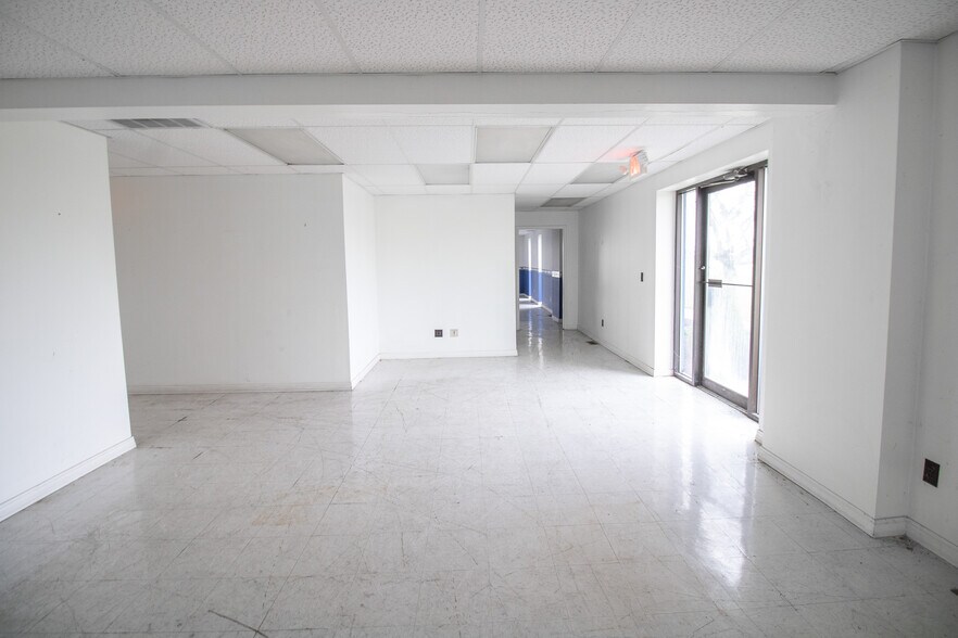 More Photos Of 946 S State Road 32, Union City Manufacturing For Lease