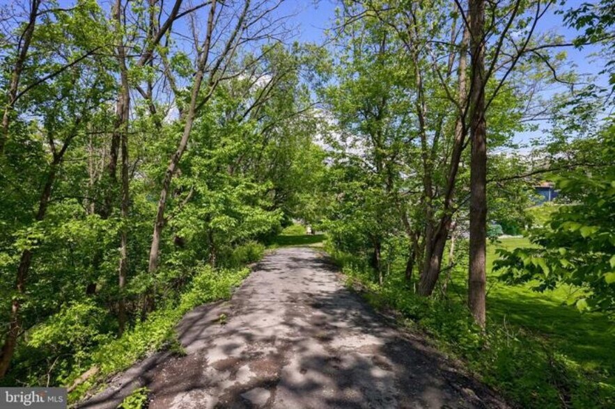 More Photos Of 938 Lititz Pike, Lititz Flex For Sale