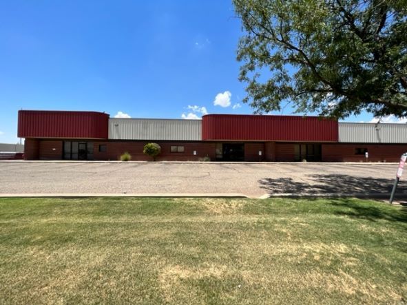 Primary Photo Of 4310 Iola Ave, Lubbock Distribution For Lease