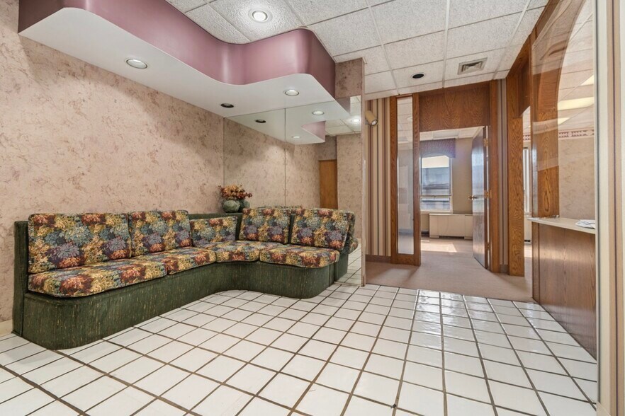 More Photos Of 609 Farmington Ave, Hartford Medical For Lease