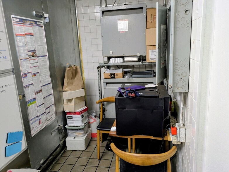 More Photos Of 141-145 N Atlantic Blvd, Monterey Park Restaurant For Lease