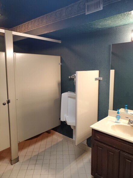 More Photos Of 1851 E 71st St, Tulsa Loft Creative Space For Sale