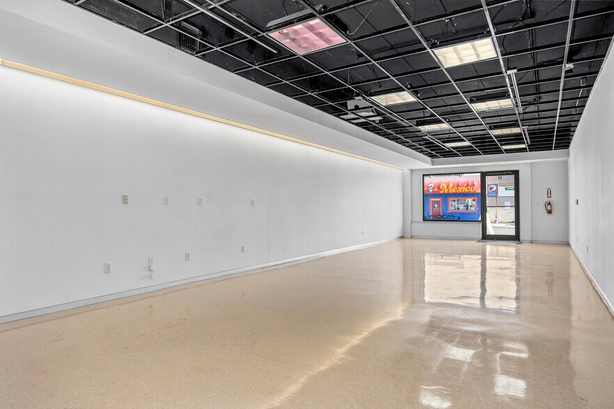 More Photos Of 515 9th St, Benton City Drugstore For Lease