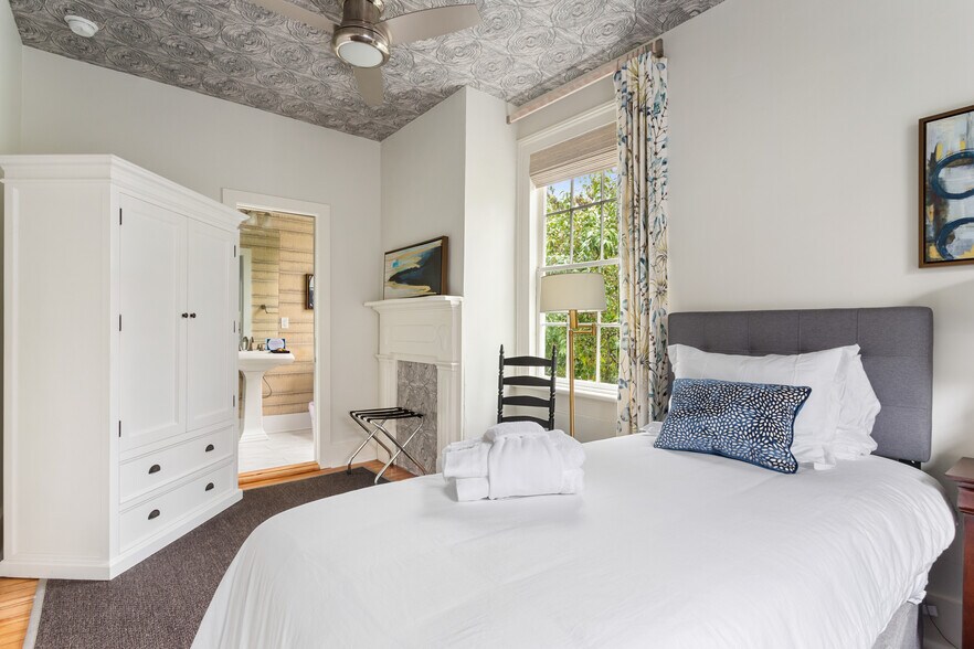 More Photos Of 184 Ashley Ave, Charleston Specialty For Sale