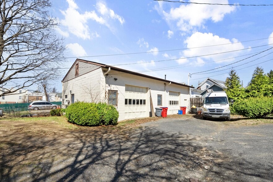 More Photos Of 309 Lynwood Ave, Jenkintown Warehouse For Sale