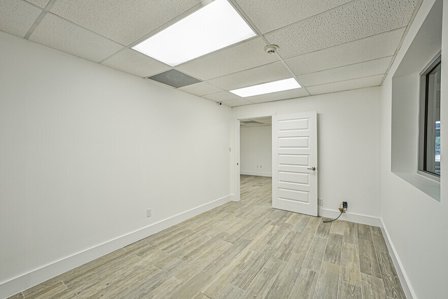 More Photos Of 102 S Shaver St, Pasadena Warehouse For Sale