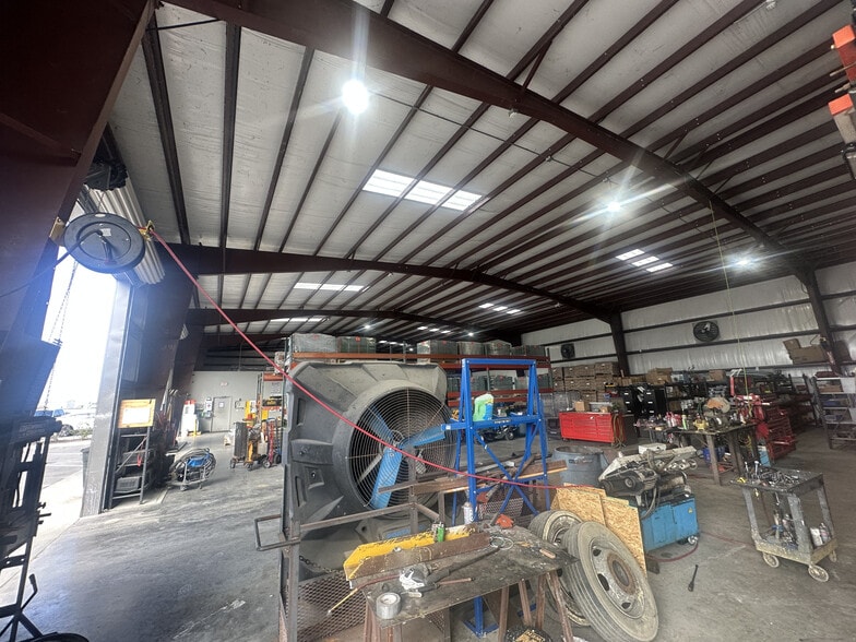More Photos Of 11524 31st Ter E, Palmetto Industrial For Sale