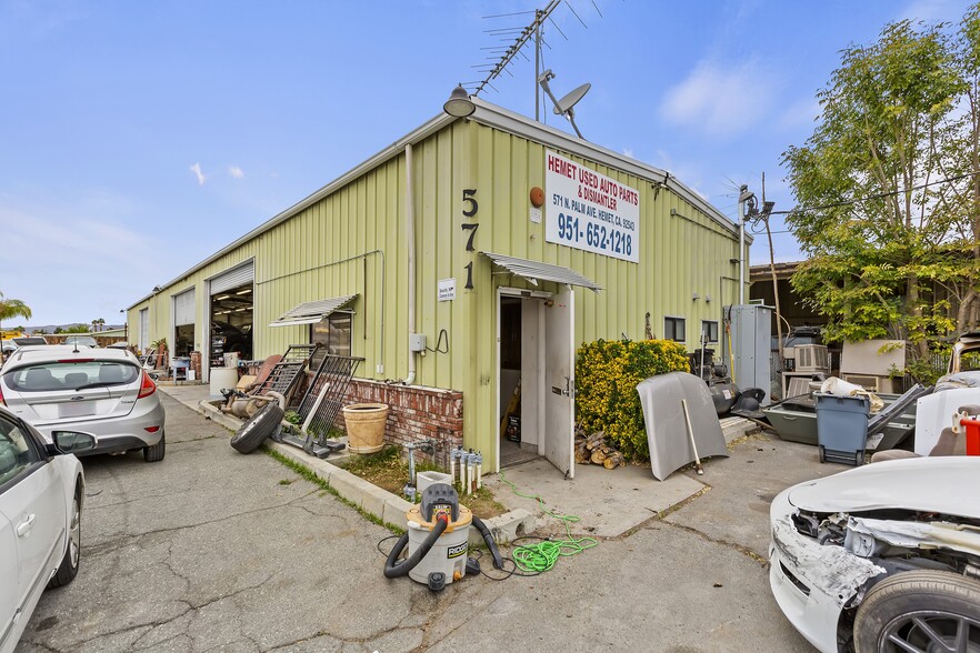 Primary Photo Of 571 N Palm Ave, Hemet Warehouse For Sale