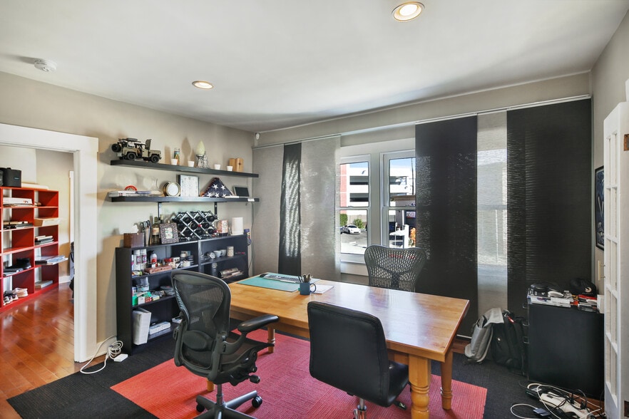 More Photos Of 4360 W Sunset Blvd, Los Angeles Storefront Retail Office For Sale