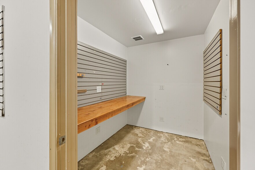 More Photos Of 328-332 W Main St, Merced Storefront For Lease