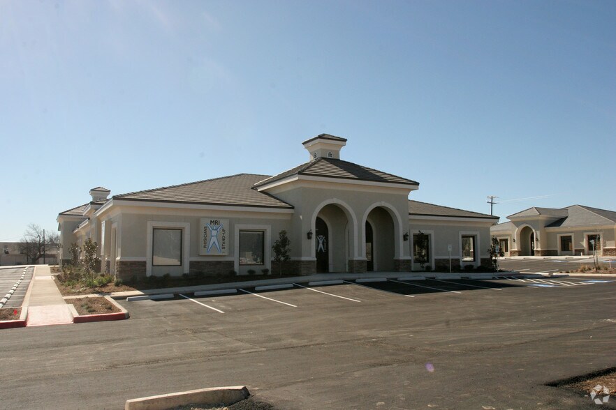 More Photos Of 9647 Huebner Rd, San Antonio Medical For Sale