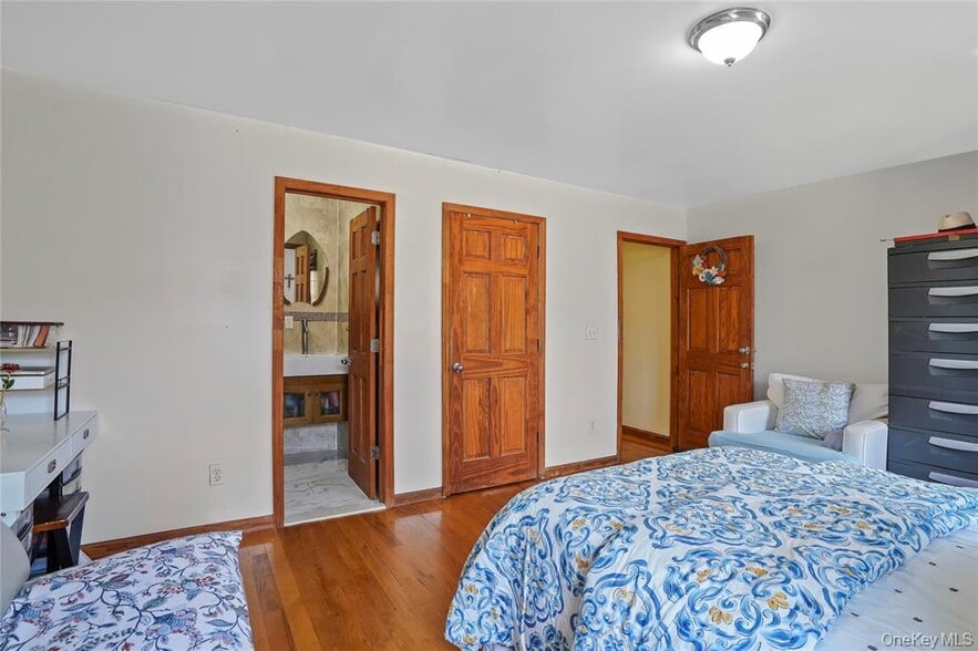 More Photos Of 6536 Metropolitan Ave, Middle Village Apartments For Sale