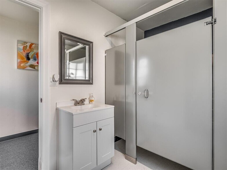 More Photos Of 2000 N Spencer Rd, Oklahoma City Religious Facility For Sale