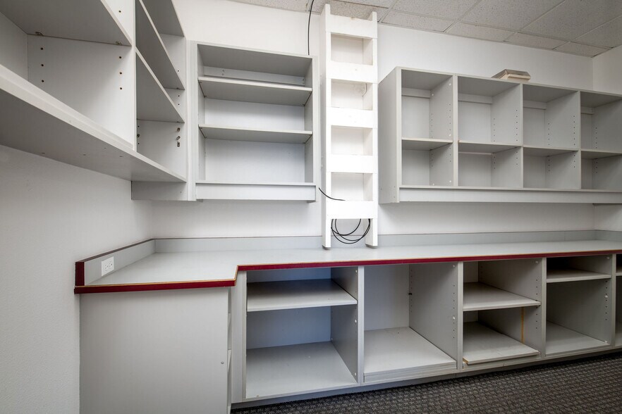 More Photos Of 350 Crown Point Cir, Grass Valley Office For Lease