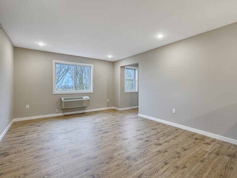 More Photos Of 102 Ridge Rd, Osceola Apartments For Sale
