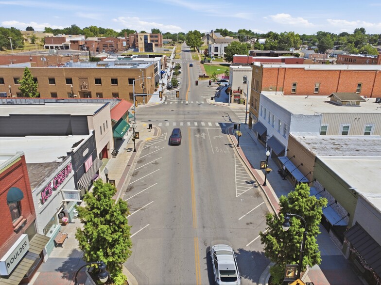 More Photos Of 122 N Main St, Sand Springs Storefront For Sale