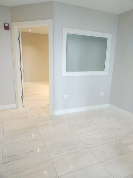 More Photos Of 1001 10th Ave S, Naples Office Residential For Sale