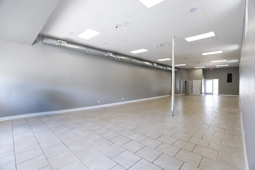 More Photos Of 802 W University Ave, Gainesville Storefront For Lease