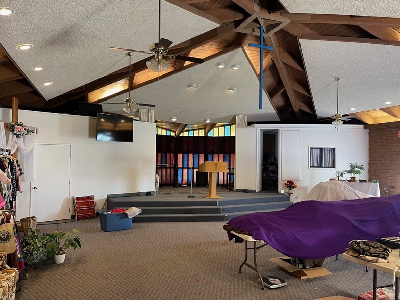 More Photos Of 731 S Stage Coach Ln, Fallbrook Religious Facility For Sale