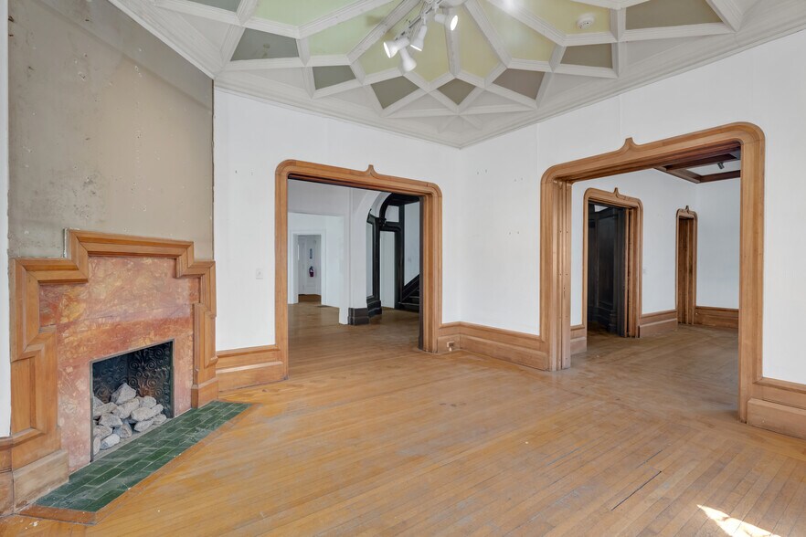 More Photos Of 51 Trumbull St, New Haven Office For Sale