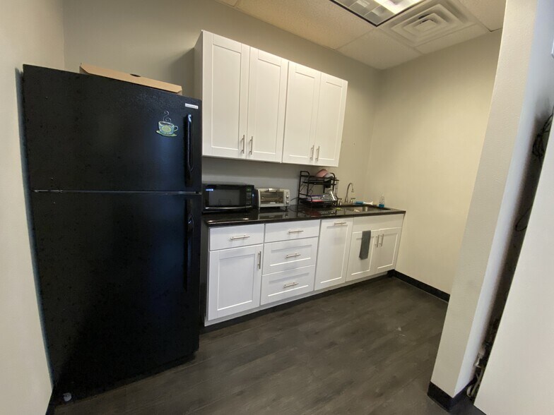 More Photos Of 5308-5310 N Tarrant Pky, Fort Worth Medical For Lease