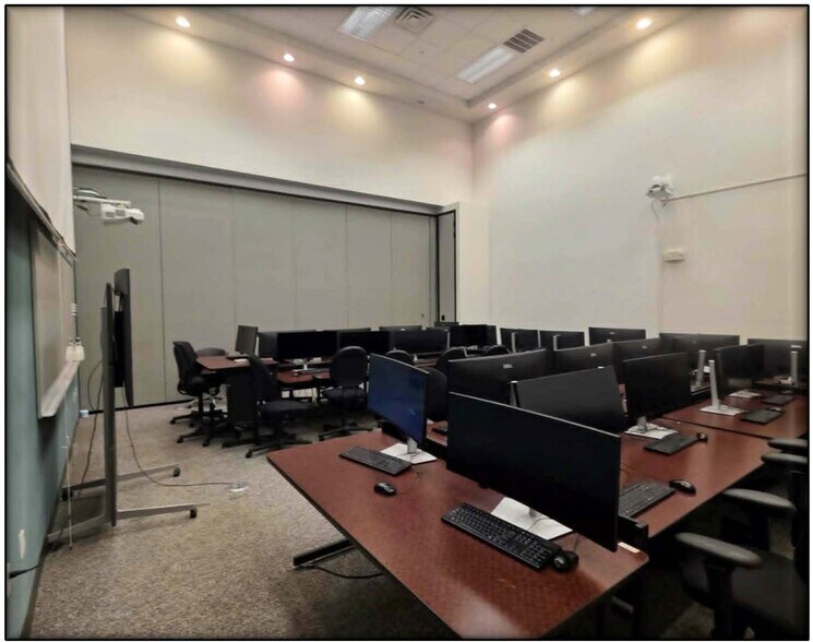 More Photos Of 5402 W Laurel St, Tampa Loft Creative Space For Sale