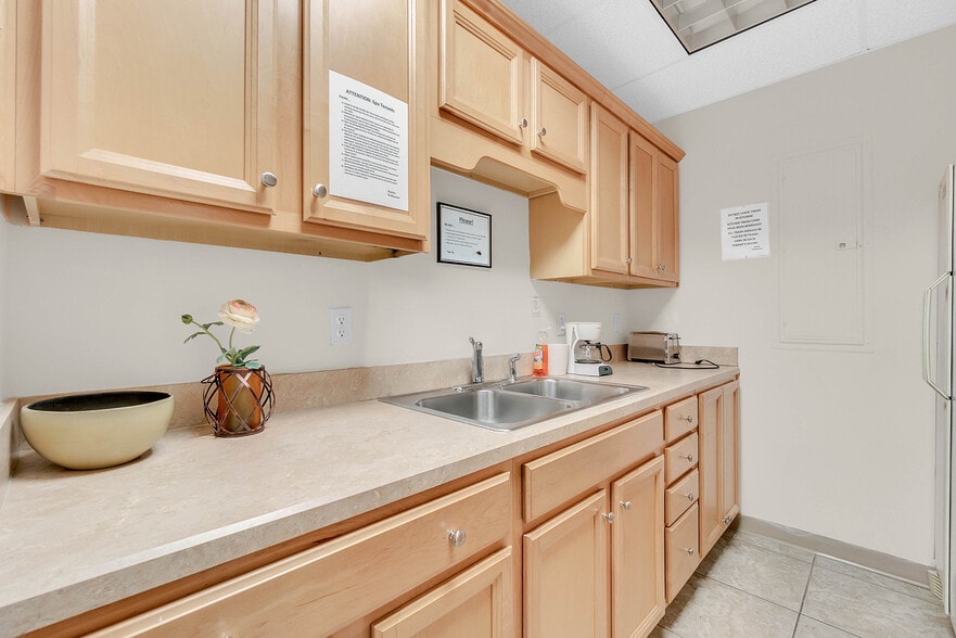 More Photos Of 7932 W Sand Lake Rd, Orlando Office For Sale