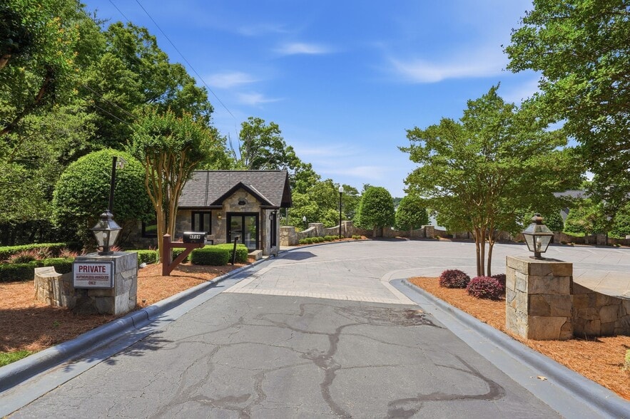 More Photos Of 9715 Nine Eagles Ln, Charlotte Specialty For Sale