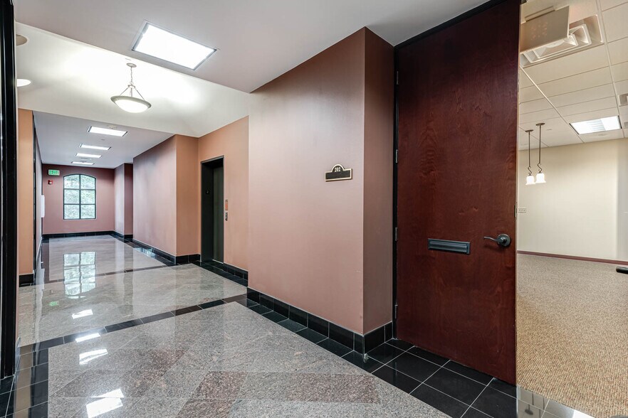 More Photos Of 2632 Broadway St, San Antonio Medical For Lease