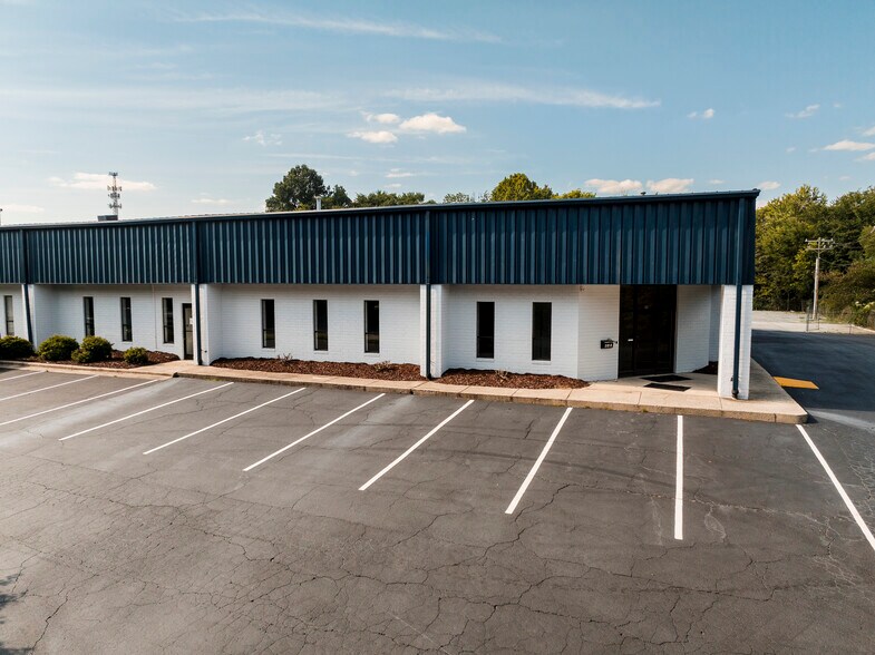 More Photos Of 510 Corliss St, Greensboro Light Manufacturing For Lease