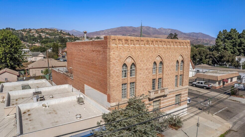 More Photos Of 102 N 7th St, Santa Paula Specialty For Sale