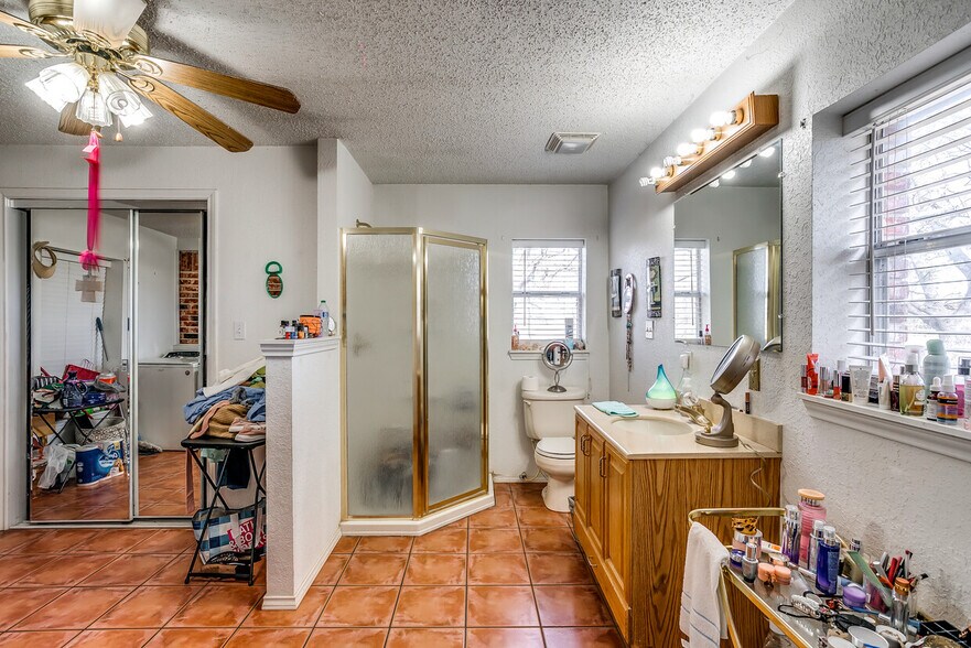More Photos Of 14330 S Highway 281, Santo Trailer Camper Park For Sale