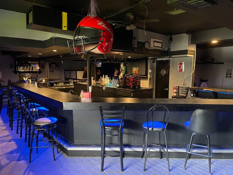 More Photos Of 5701 Johnson St, Hollywood Bar For Sale