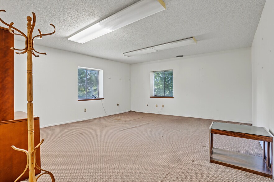 More Photos Of 12625 40th St N, Clearwater Warehouse For Sale