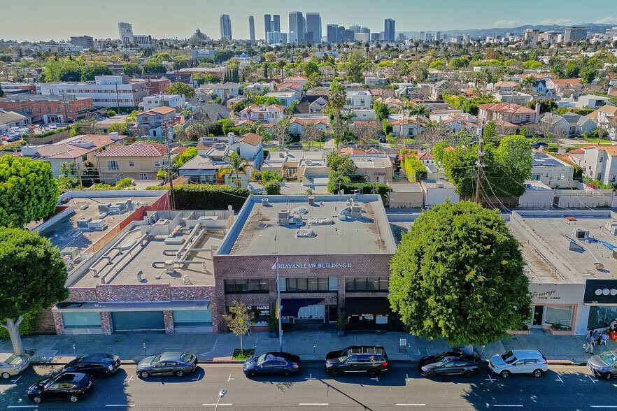 More Photos Of 355-359 Robertson Blvd, Beverly Hills Storefront Retail Office For Lease