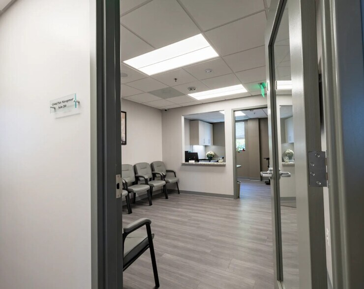 More Photos Of 8031 Ritchie Hwy, Pasadena Loft Creative Space For Lease