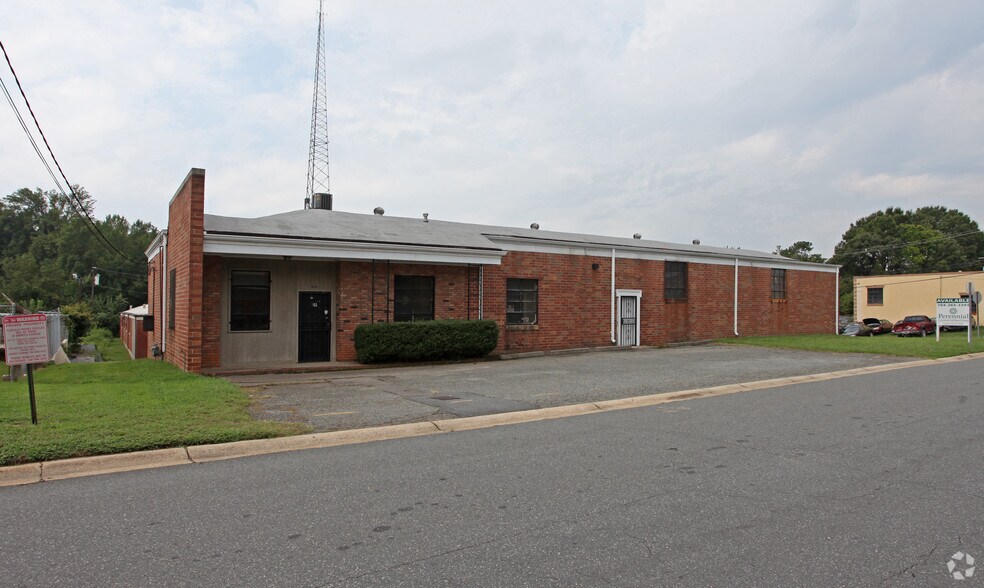 Primary Photo Of 415 Foster Ave, Charlotte Flex For Lease