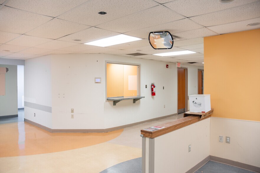 More Photos Of 94 Stevens Rd, Toms River Healthcare For Lease