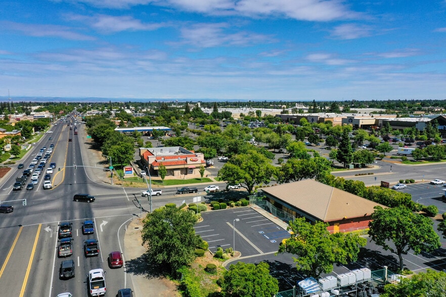 More Photos Of 998 Tharp Rd, Yuba City Bank For Lease