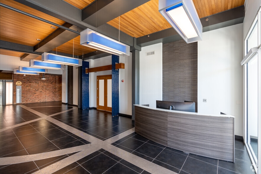 More Photos Of 180 W Ostend St, Baltimore Office For Lease