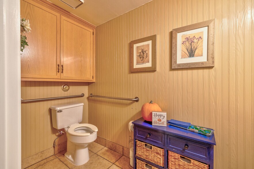 More Photos Of 16336 Whittier Blvd, Whittier Medical For Sale