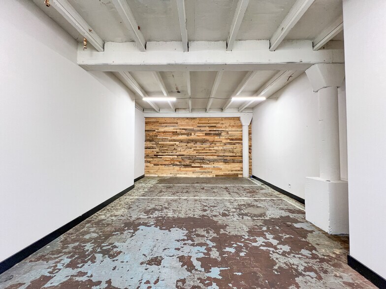 More Photos Of 11 Sullivan Way, Asheville Warehouse For Lease