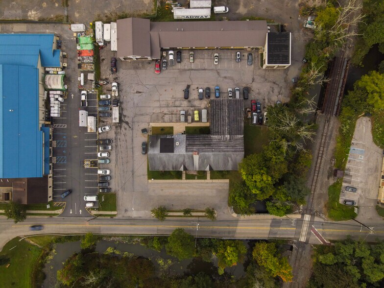 More Photos Of 56 Forester Ave, Warwick Auto Repair For Sale