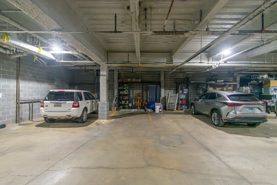 More Photos Of 1355 W Washington Blvd, Chicago Apartments For Sale