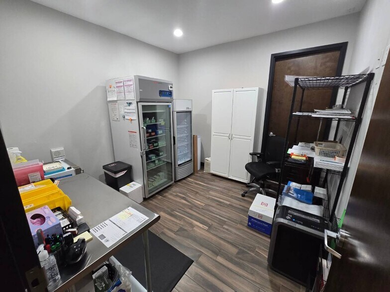 More Photos Of 4204 W Linebaugh Ave, Tampa Medical For Sale